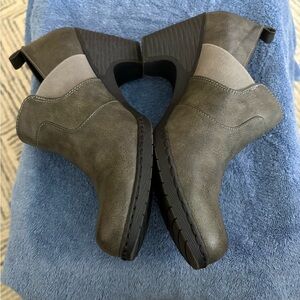CROFT & BARROW Ortholite Stylish Gray Ankle Boots EUC no flaws no signs of wear